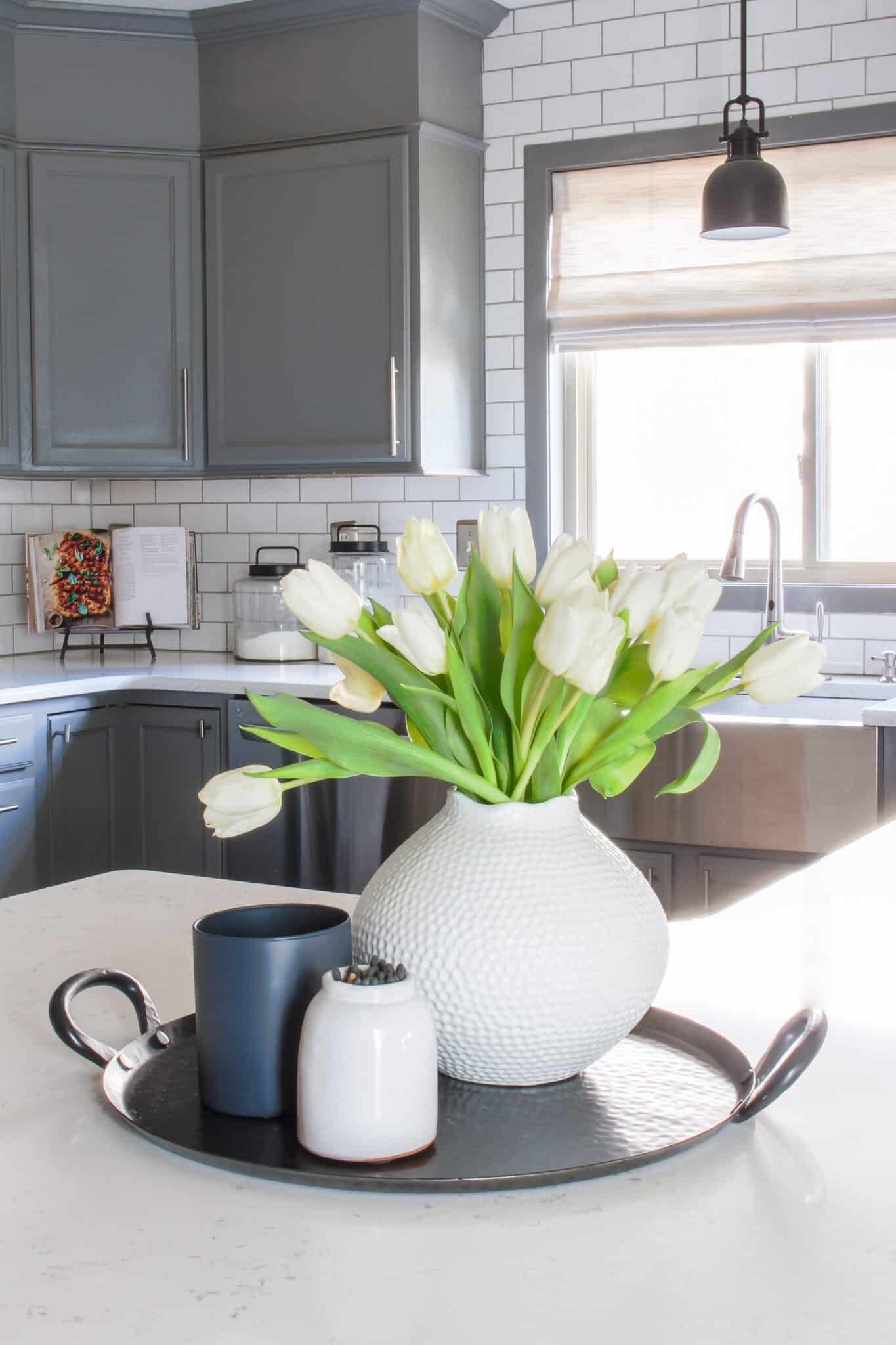 How To Arrange Tulips in a Vase - Inspiration For Moms