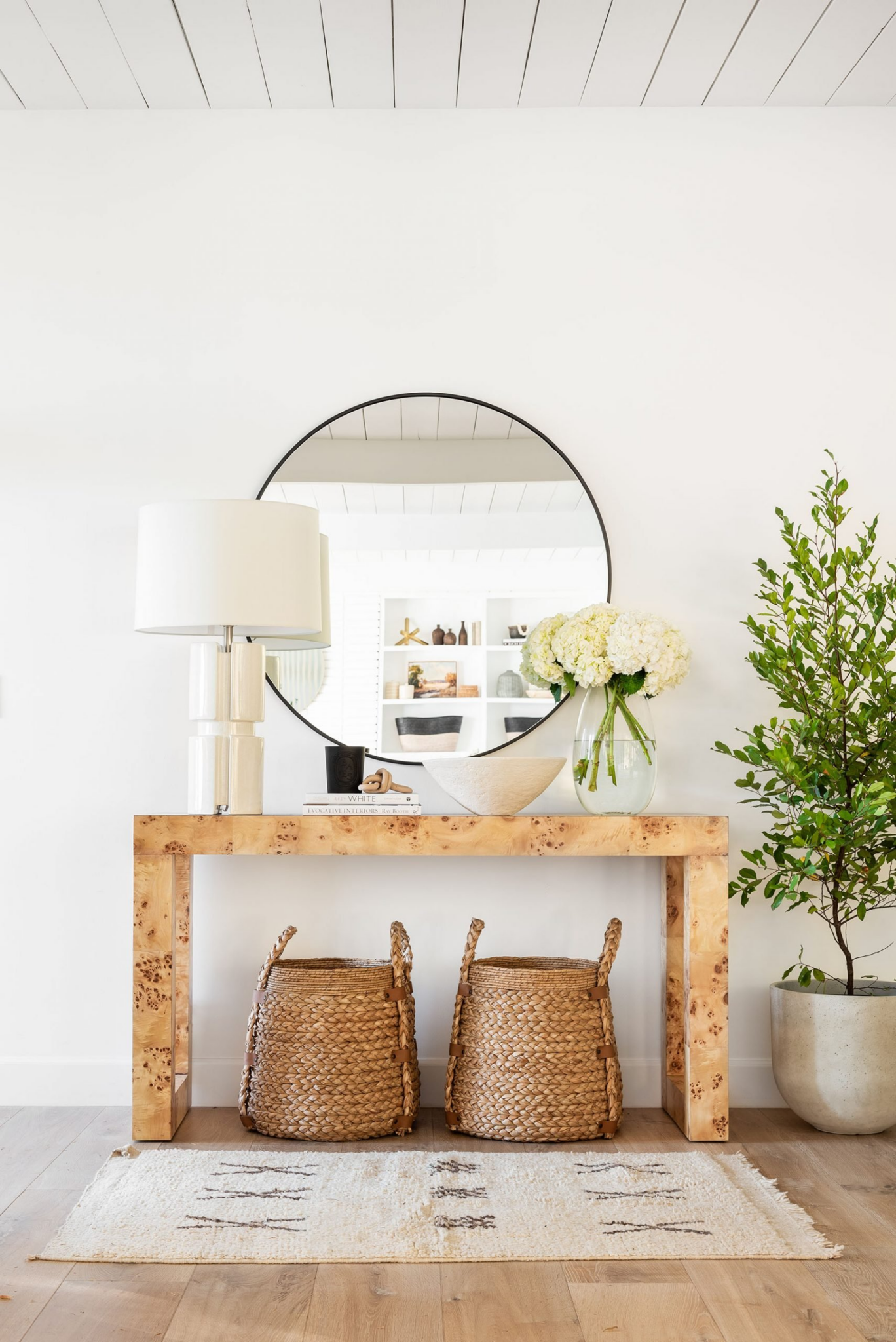 Simple Decor Ideas for Styling A Console Table - Inspiration For Moms