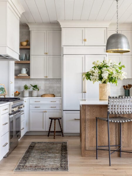 10 Best Off White Paint Colors For Kitchen Cabinets - Inspiration For Moms